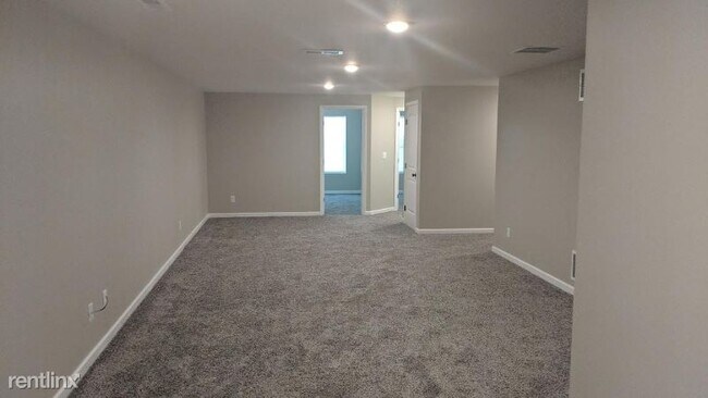 Building Photo - 5 br, 3 bath House - 8808 W. Meadowpark