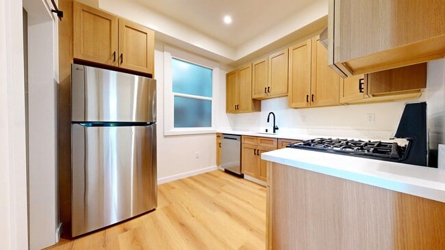 Building Photo - 445 Octavia St