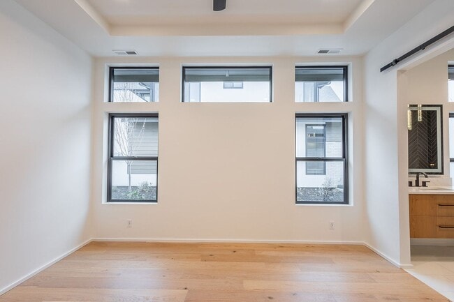 Building Photo - Brand New Townhouse in Luxury Neighborhood