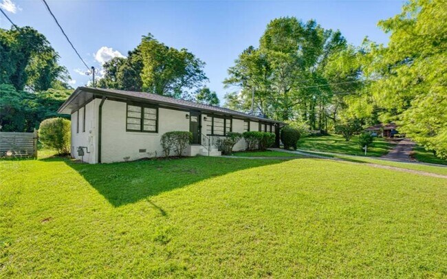 Building Photo - 3305 Flowers Dr