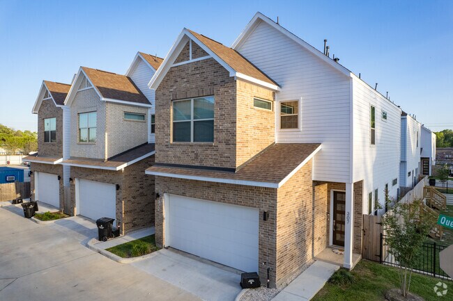 Building Photo - Donovan Homes