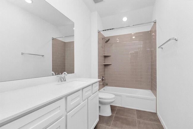 Building Photo - 677 Royal Arch Dr