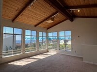 Building Photo - 1/2 Off 1st Month's rent with Move In by 1...