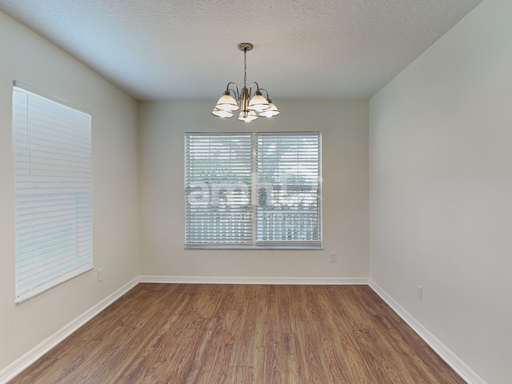 Building Photo - 1145 Bluegrass Dr