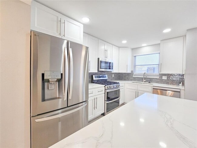 Building Photo - 5900 Shore Blvd S