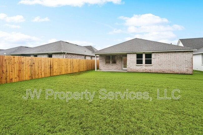 Building Photo - 40341 Cara Mae St