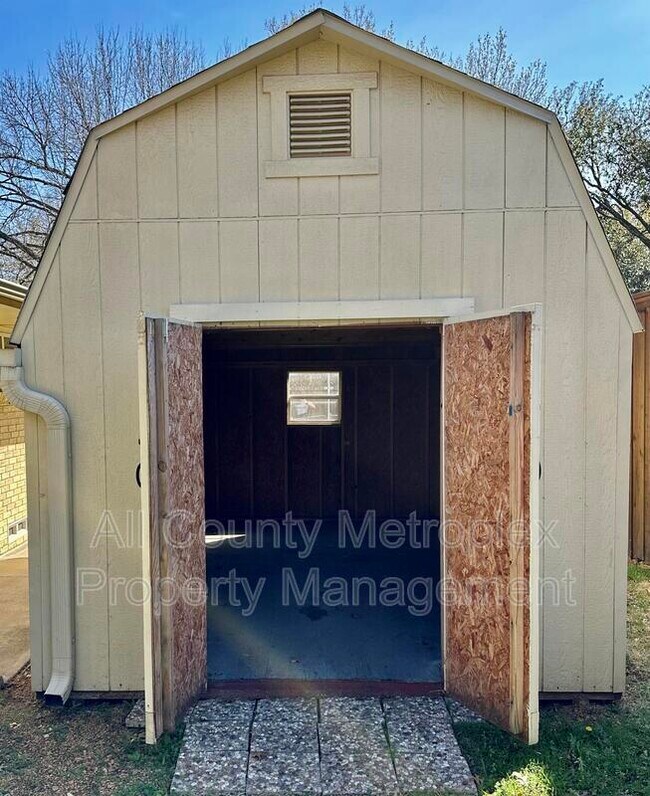 Building Photo - 4559 Hockaday Dr