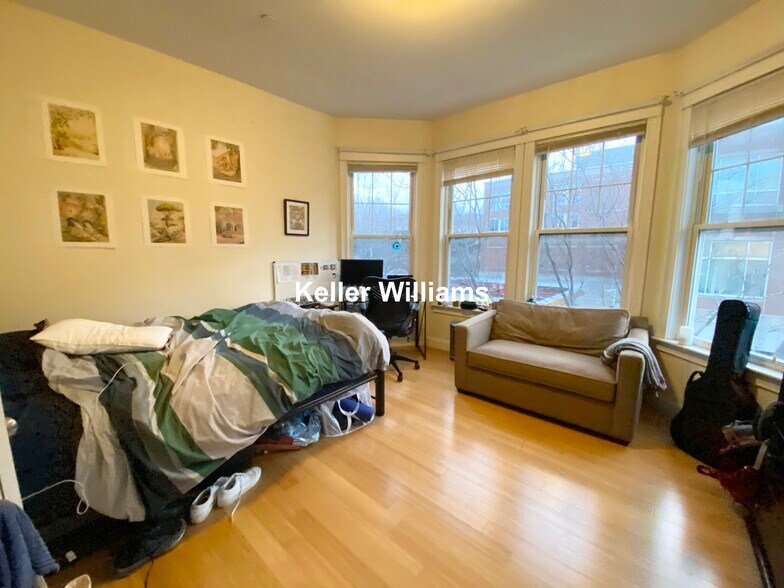 Building Photo - 1625 Tremont St