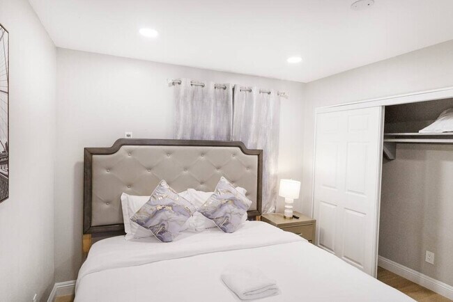 Building Photo - 8356 Adams St