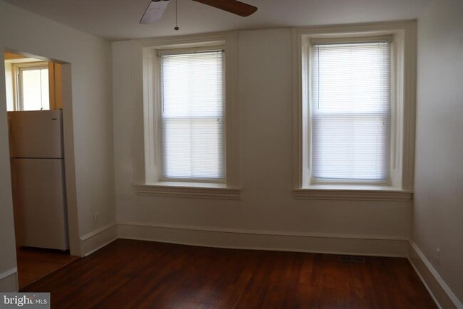 Building Photo - 421 Lyceum Ave