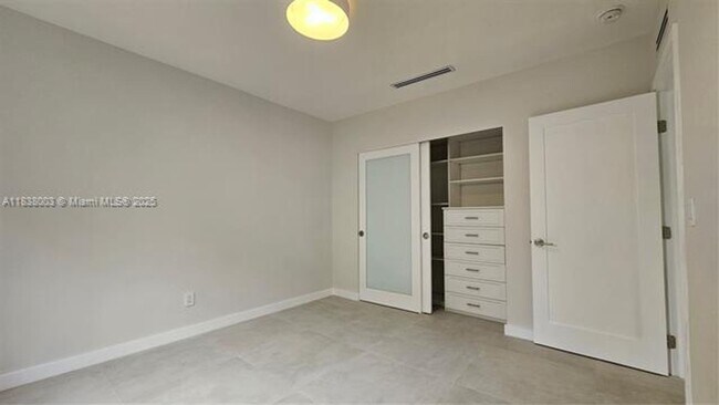 Building Photo - 424 NE 63rd St