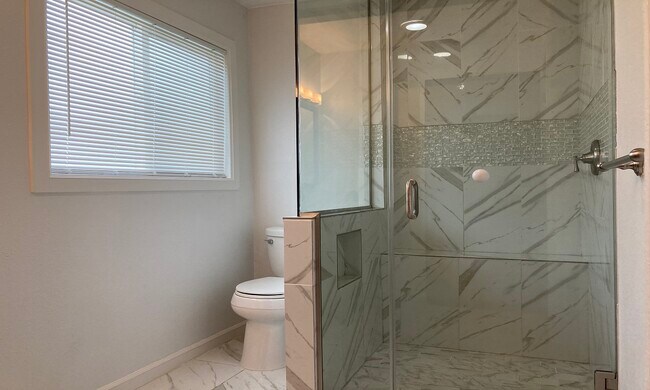 Building Photo - 7235 SE Clatsop St