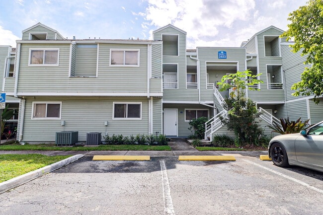 Building Photo - 3453 NW 44th St