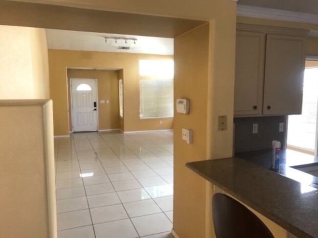 Building Photo - 4965 Parkgreen Cir