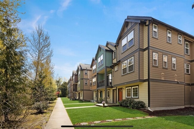 Building Photo - 7160 27th Ave SW