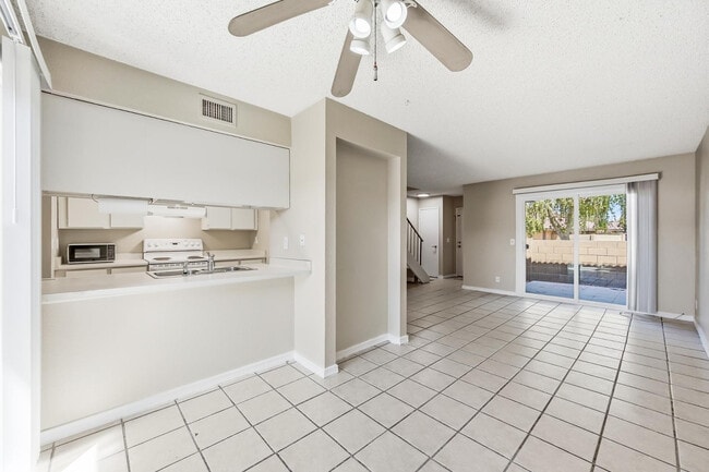 Building Photo - 1814 W Village Way