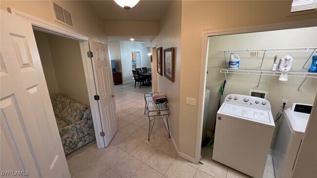 Building Photo - 5705 Mayflower Way