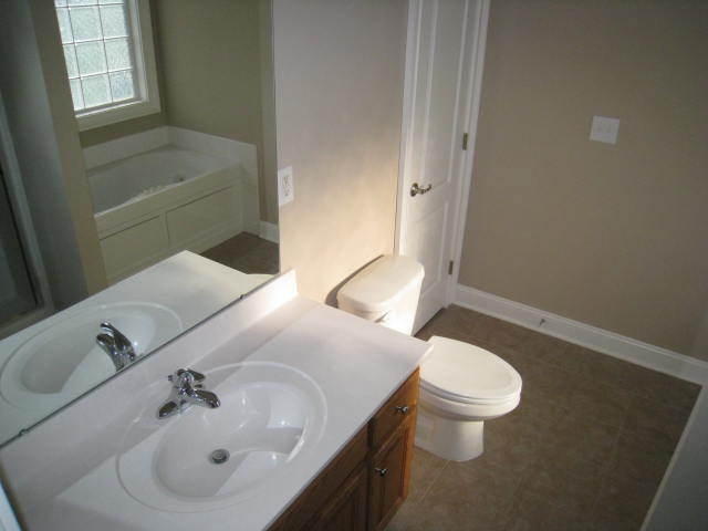 Building Photo - Half off first full month rent move in special!