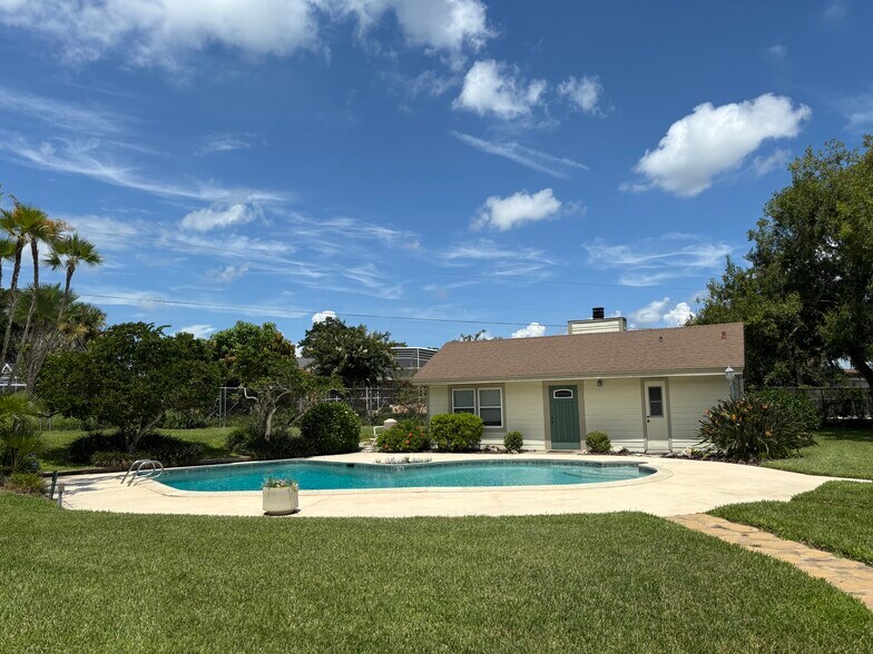 Primary Photo - 662 Cortez Cir