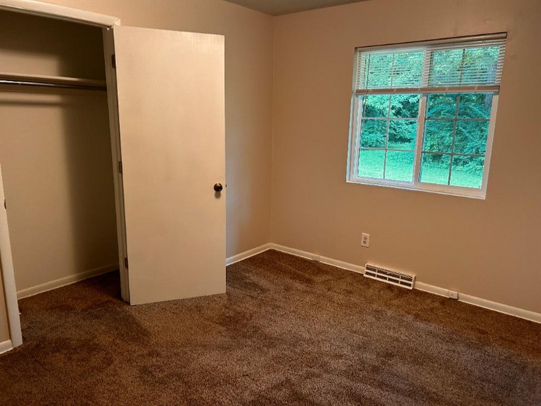 Building Photo - 3213 N 52nd St