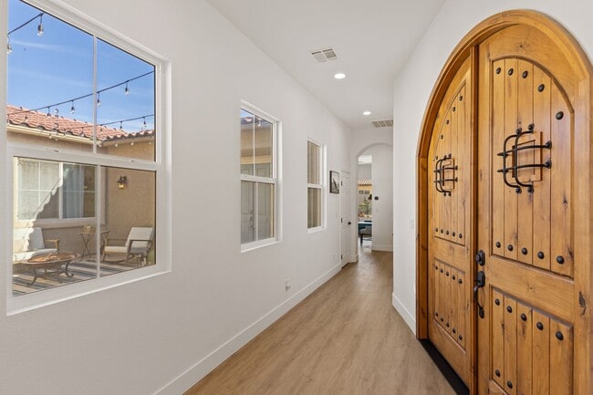 Building Photo - Beautifully Upgraded, Single Story 3 Bed, ...