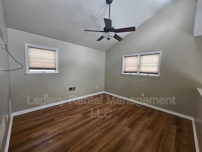 Building Photo - 116 Cheyney Dr