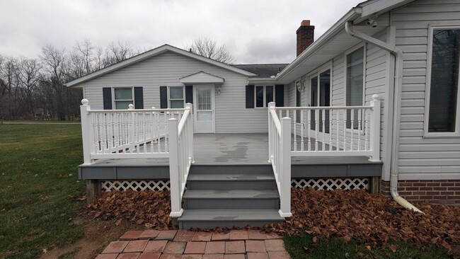 Building Photo - Magnificent 5 BR Home in Magnolia!