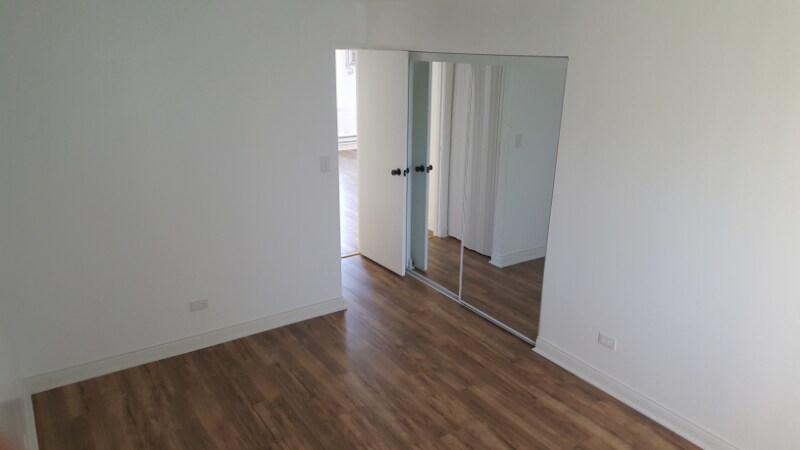 Building Photo - 1851 N Green Ln N