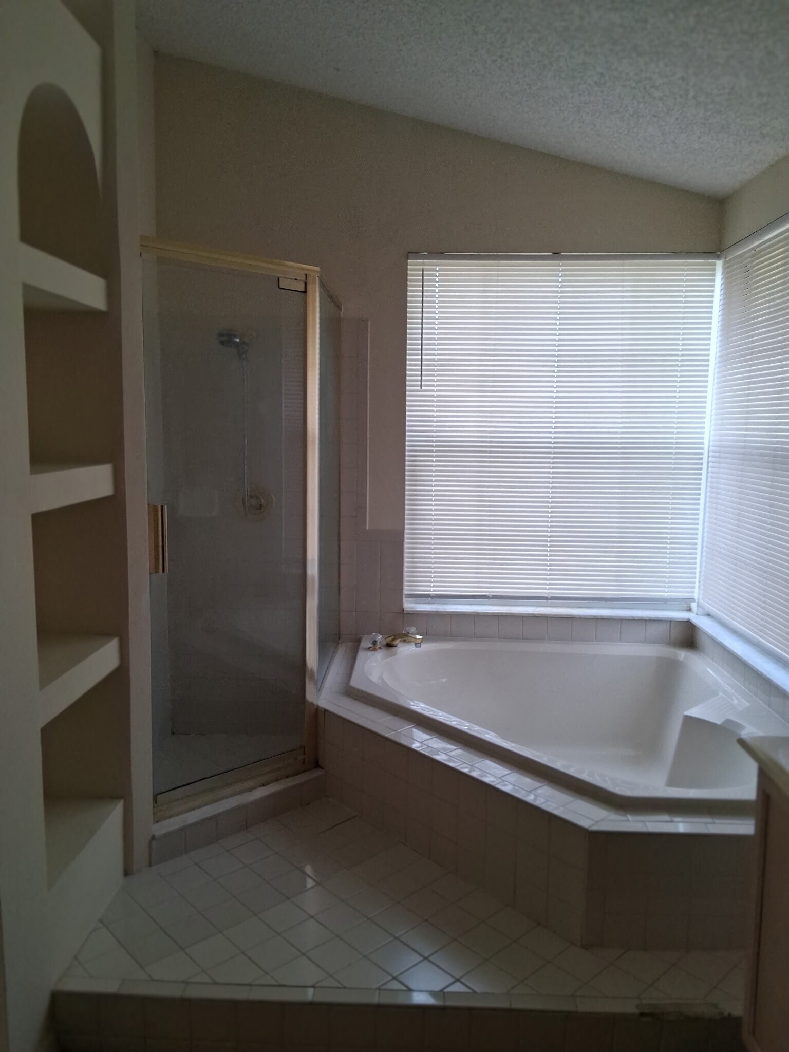 Building Photo - 2563 Davenport Cir