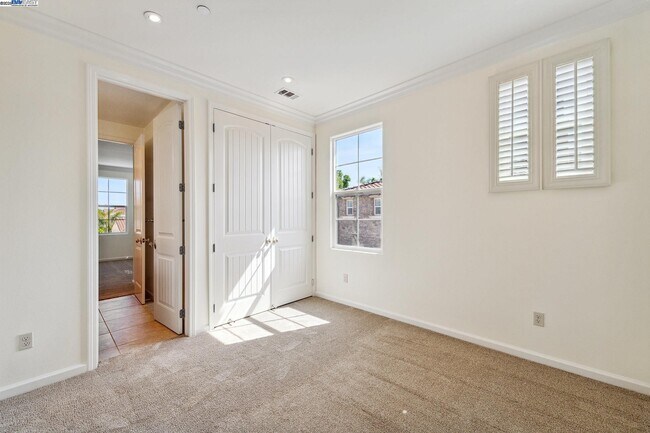 Building Photo - 2131 Chamomile Ct
