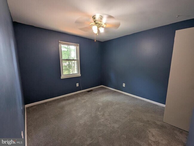 Building Photo - 8358 Stationhouse Ct