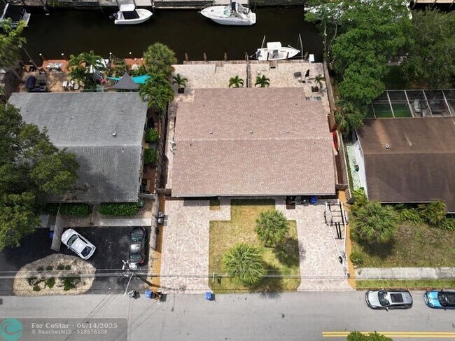 Building Photo - 930 Orange Isle