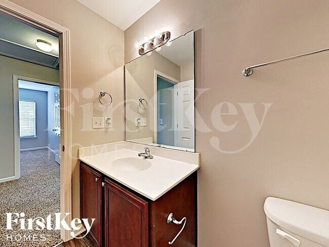 Building Photo - 15535 Lakepoint Forest Dr