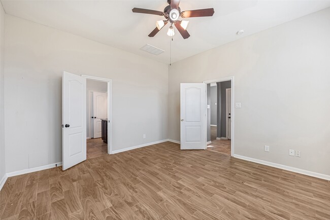 Building Photo - 204 Echo Brook Ln