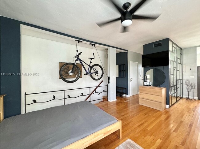 Building Photo - 8620 Byron Ave