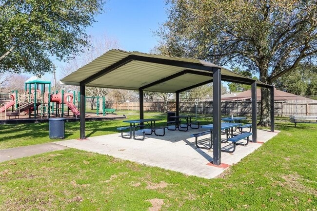 Building Photo - 13911 Cravenridge Dr