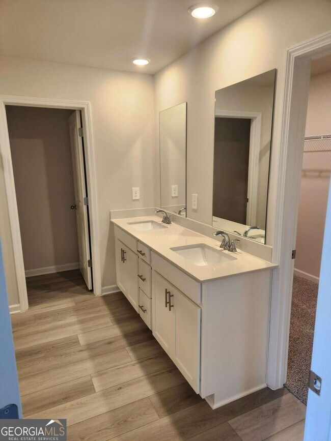 Building Photo - 2576 Double Oak Trl