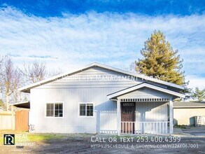 Building Photo - 2817 9th St SW