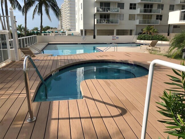 Building Photo - 5757 Collins Ave