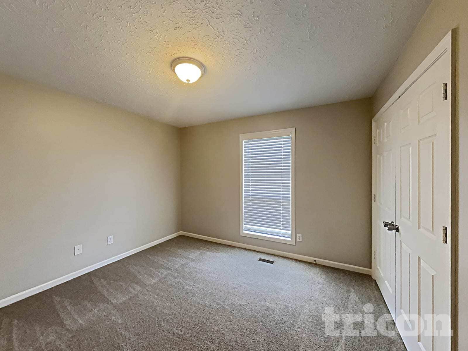 Building Photo - 901 Highland Dr