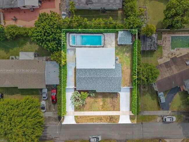 Building Photo - 10330 SW 51st St