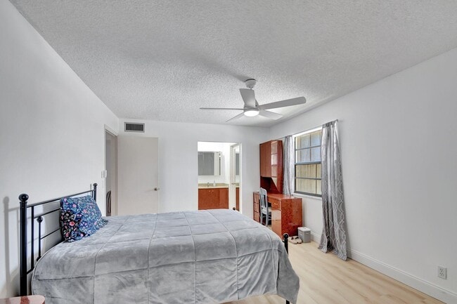 Building Photo - 459 Piedmont J