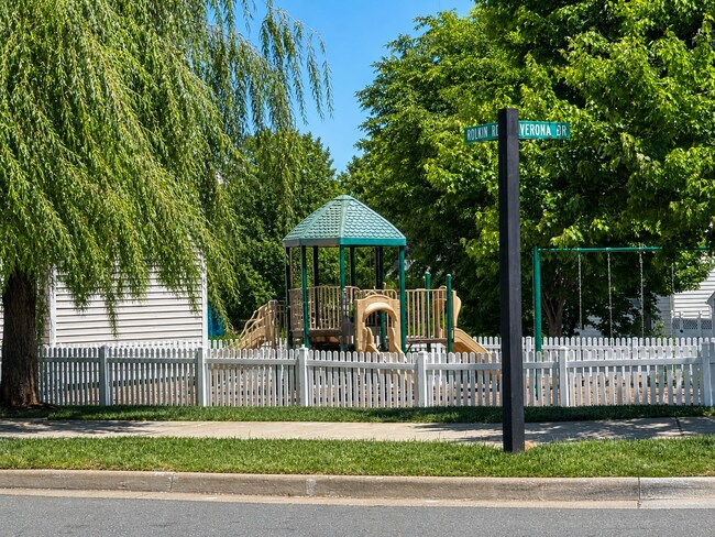 Building Photo - Scenic Community Living, Garage + Bonus Space & Prime Location Near UVA/Sentara!