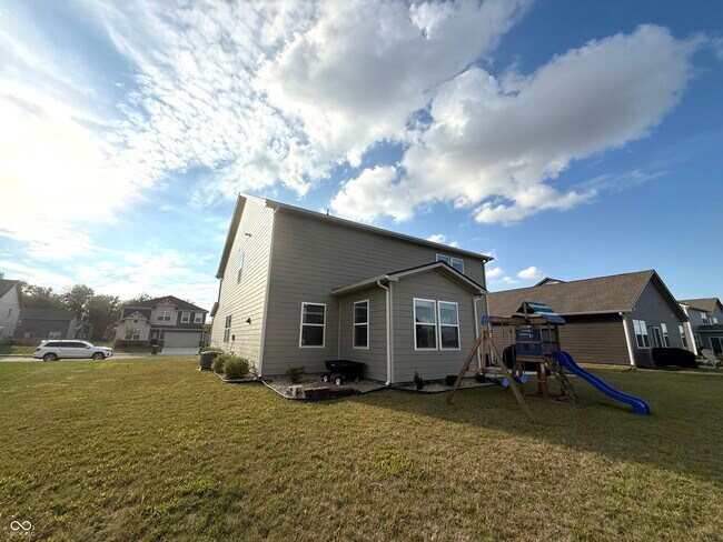 Building Photo - 2079 Dixon Crk Dr