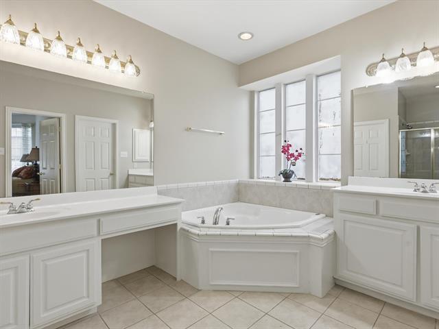 Building Photo - 8405 Arbor Creek Ln