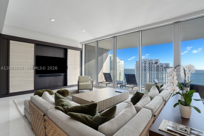 Building Photo - 300 Biscayne Blvd