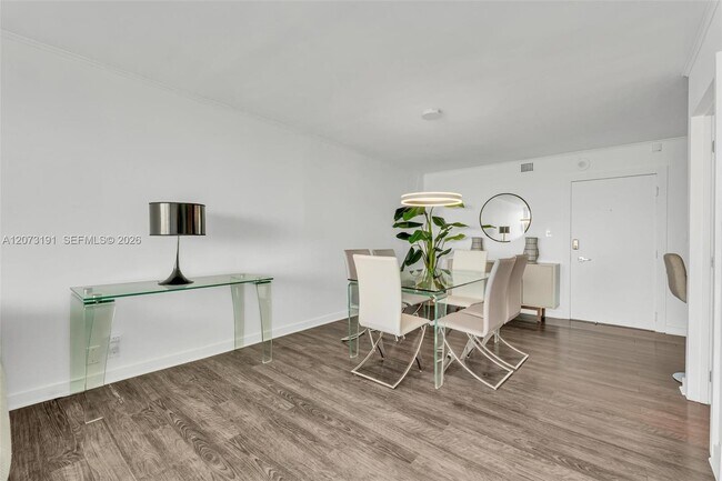 Building Photo - 6770 Indian Creek Dr