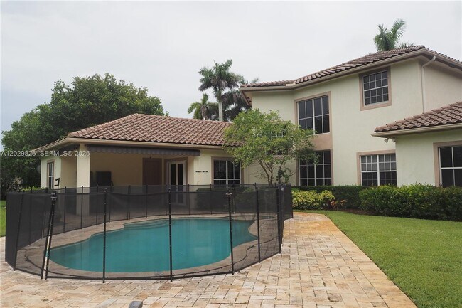 Building Photo - 2750 Jockey Cir