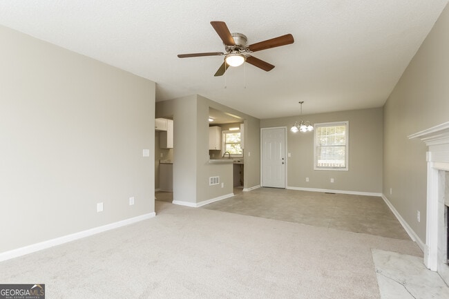 Building Photo - 219 Hampton Dr