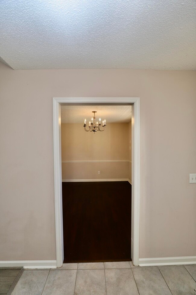 Building Photo - 2605 Turningleaf Ln